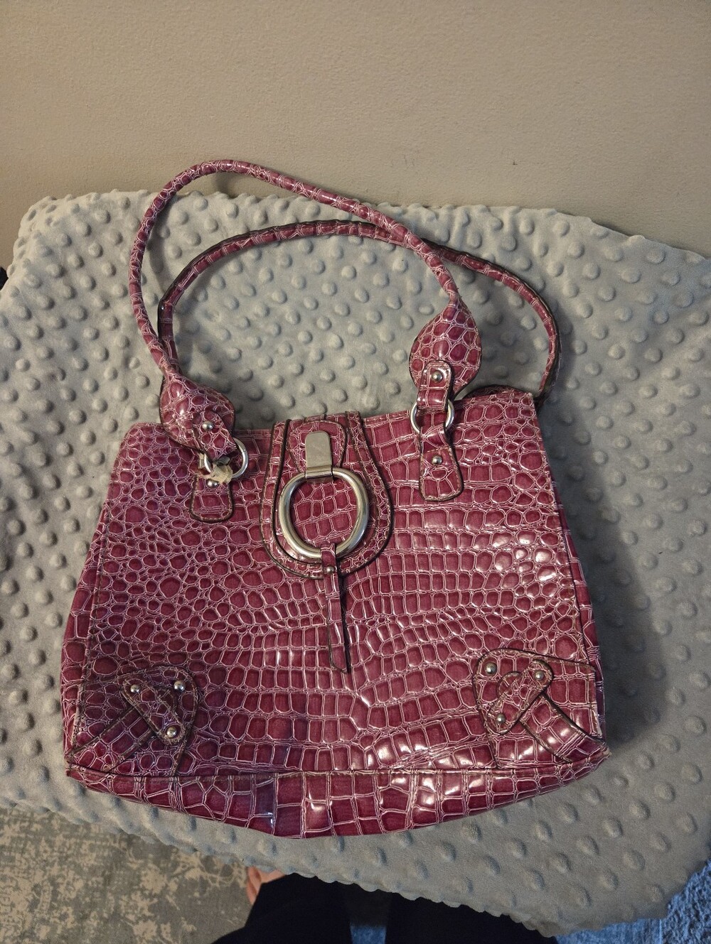 Pink Cato purse barely used needs repair lots of pockets
